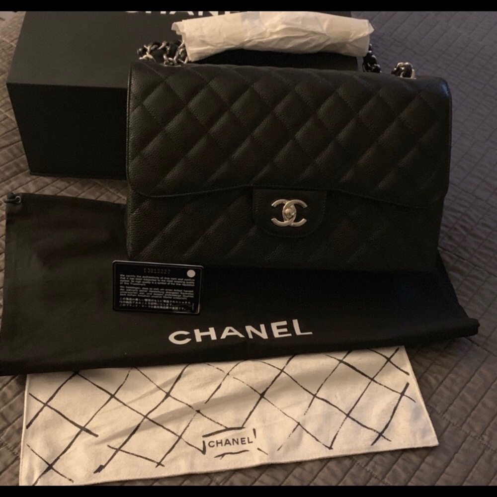 Chanel jumbo double flap bag